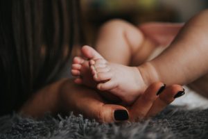 Ciągłe zmiany w pierwszym miesiącu życia noworodka